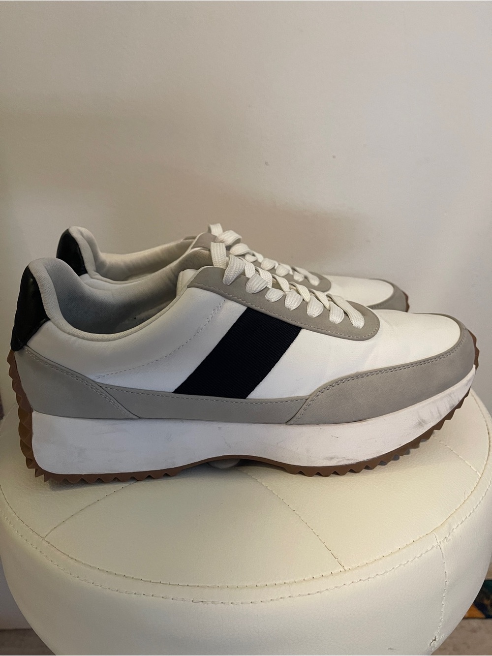 Women’s White Gray Black Retro Platform Sneakers Size 10